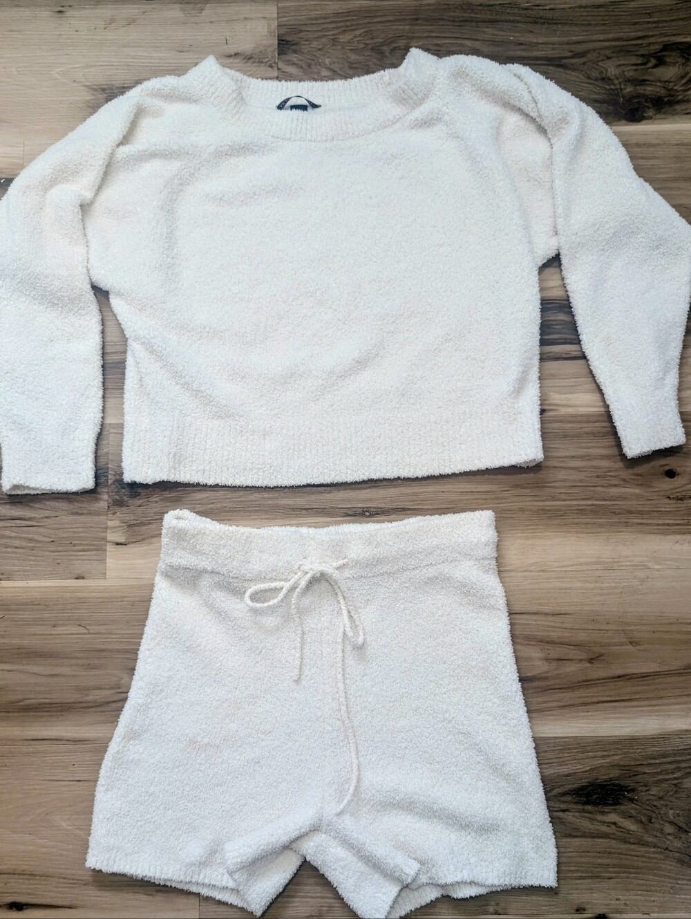 Victoria's Secret Plush 2 pc Cream Colored Shirt & Shorts Set Like New Sz  M